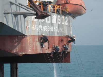 Repainting Oil and Gas (Offshore) - Rope Access